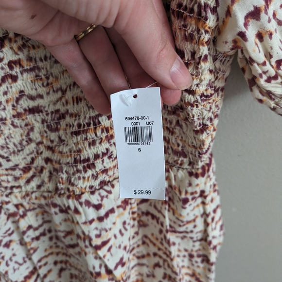 NWT Old Navy Smocked Bodice Tie Dye Top Size Small - Picture 4 of 5